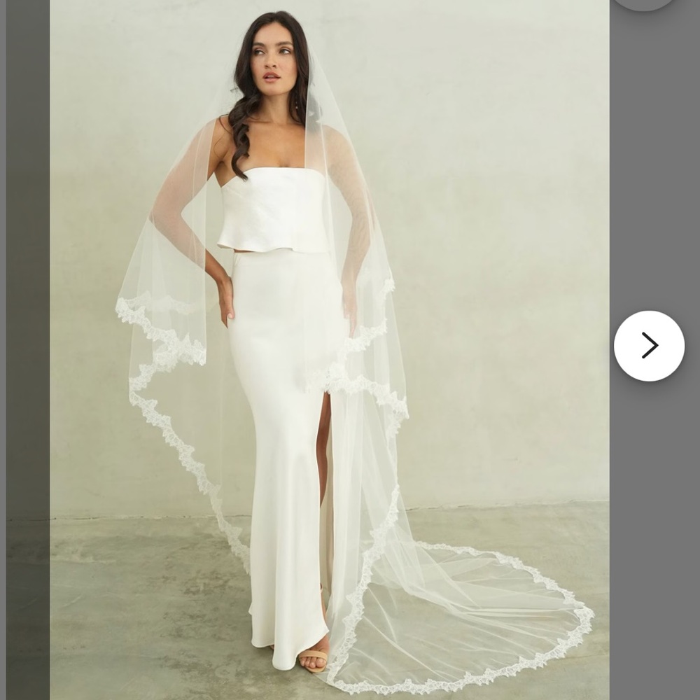 Drop Veil with Lace Trim | CLAUDIA II *custom* Madame Tulle
